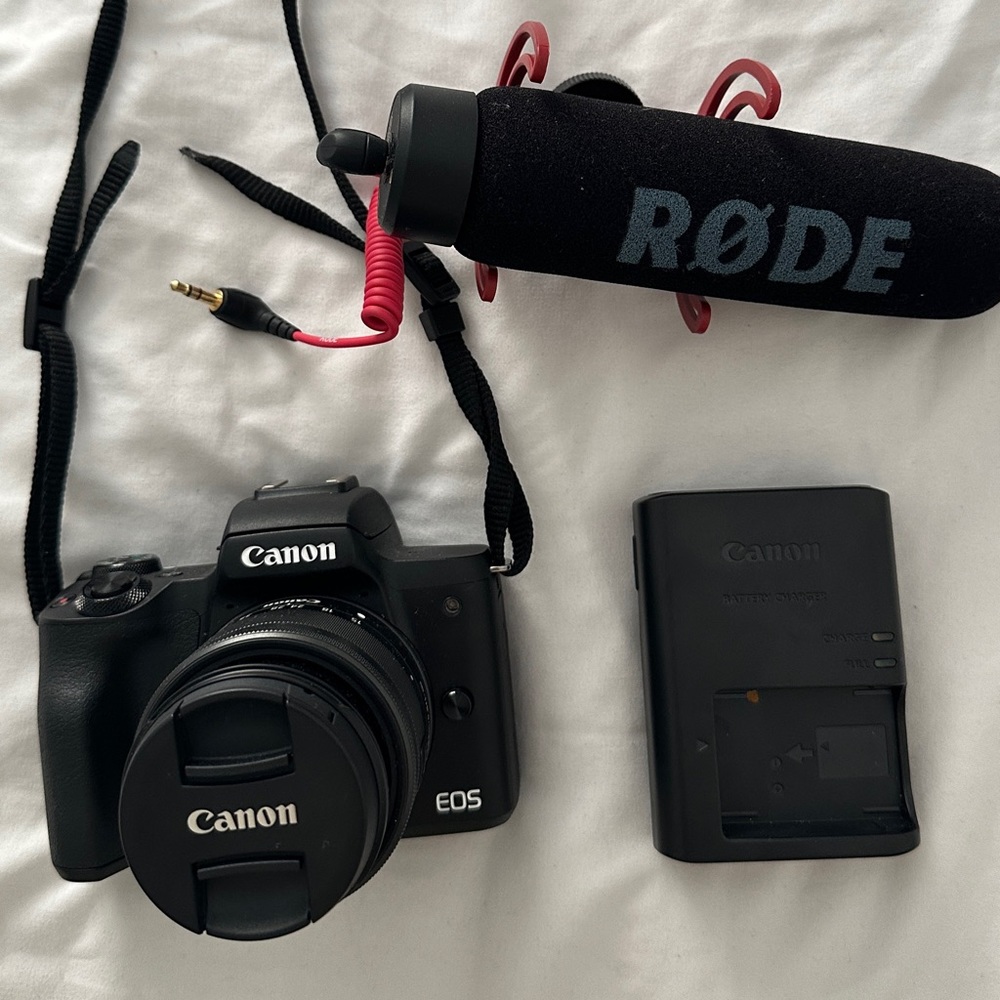 Canon EOS M50